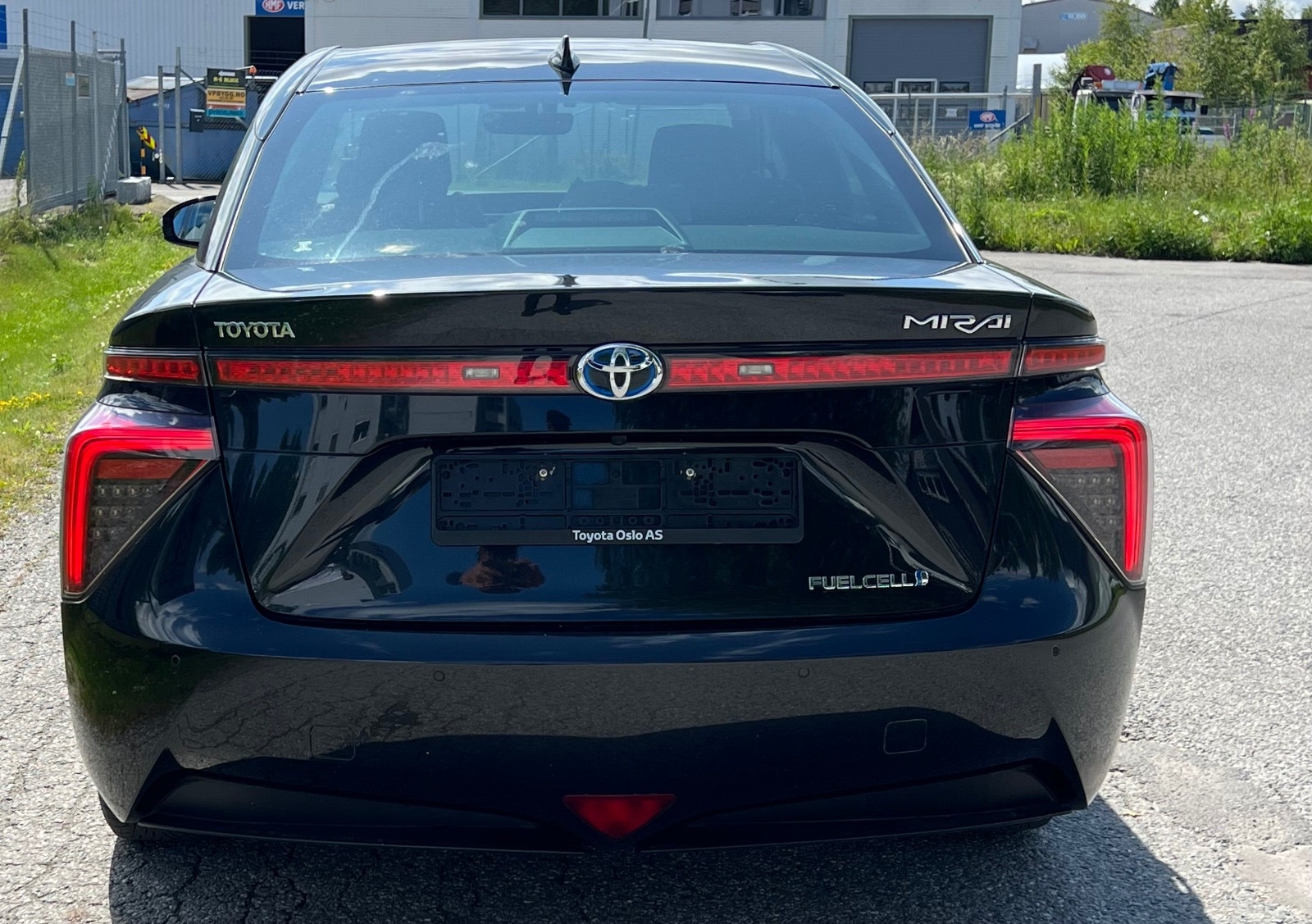 Toyota Mirai FuelCell, 154hp, 2018