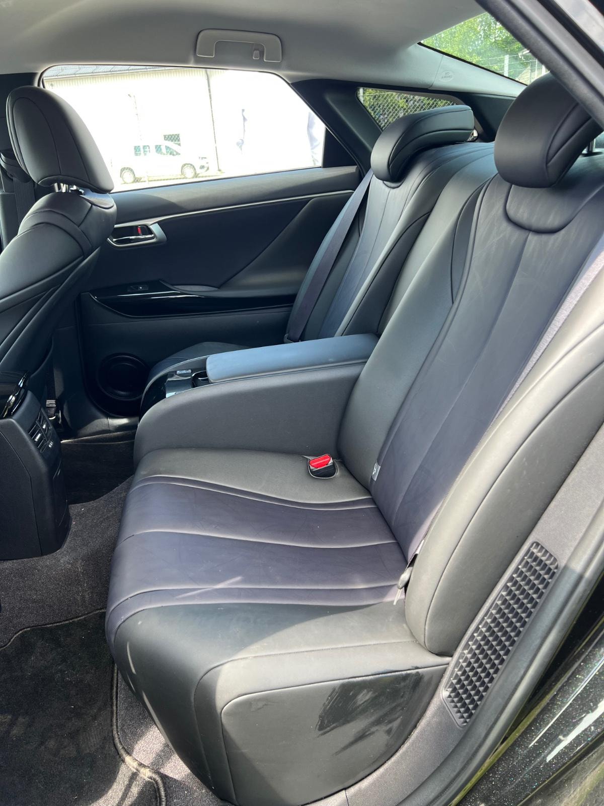 Toyota Mirai FuelCell, 154hp, 2018