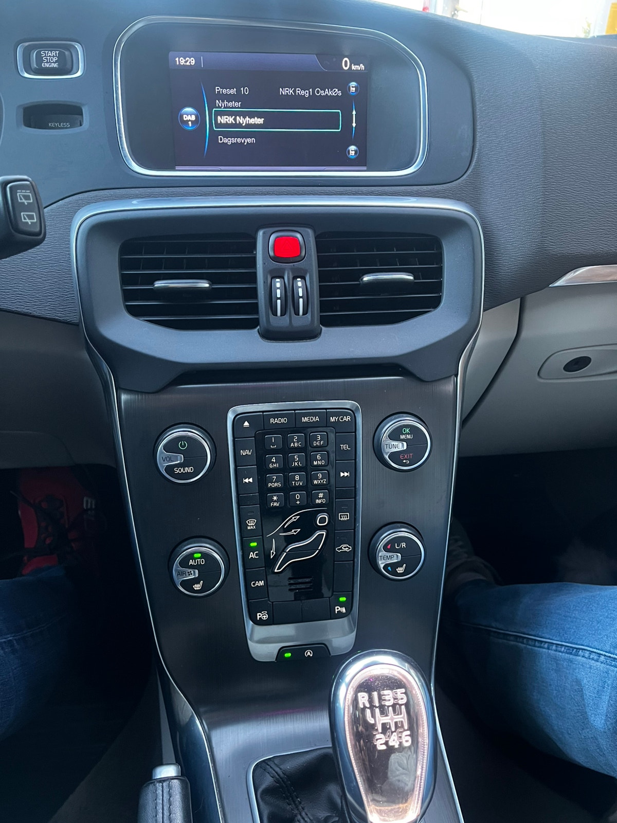 Volvo V40 D2 Manual, 6-trins, 115ps, 2013