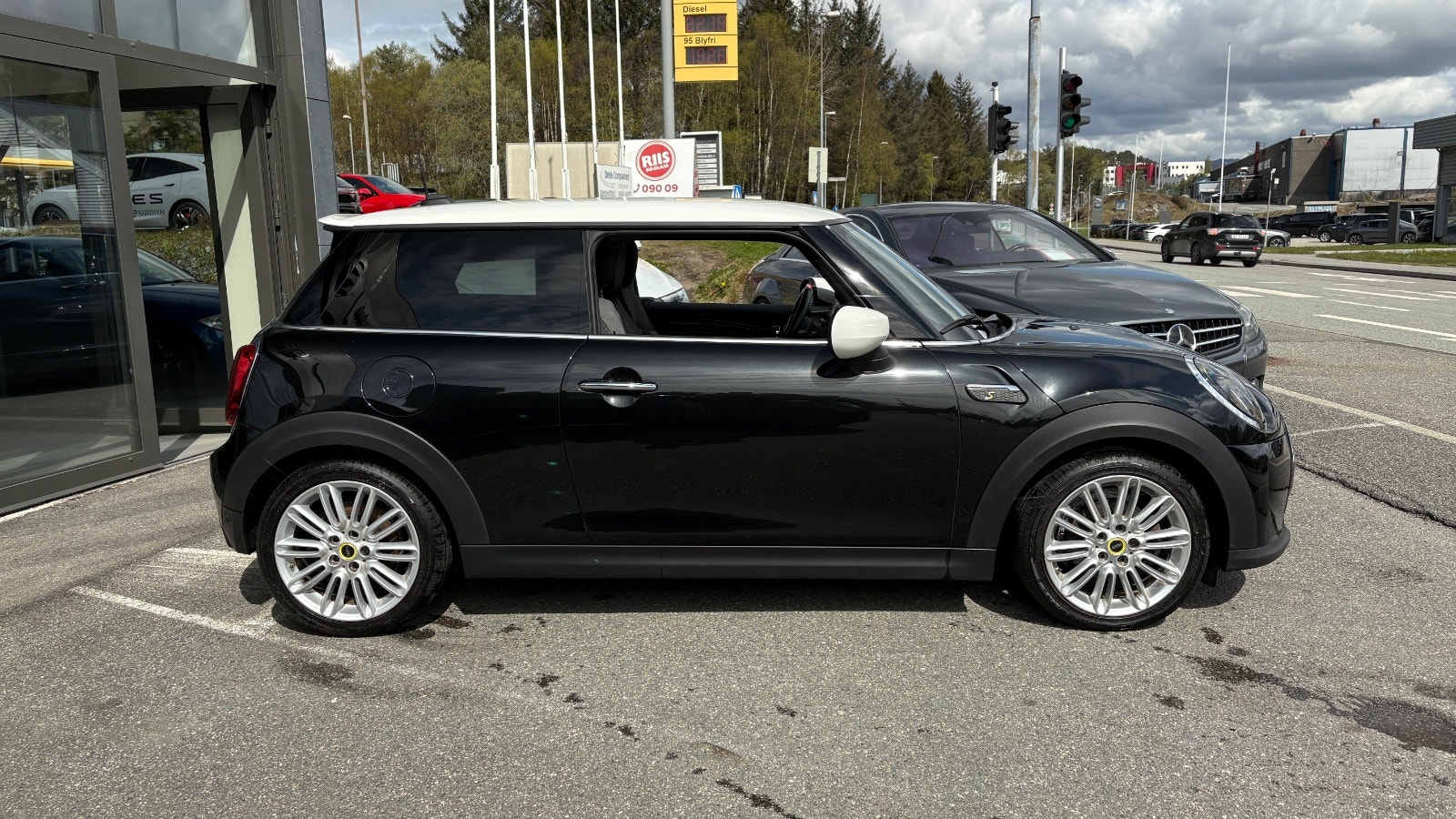 MINI Cooper SE, 184hp, 2023