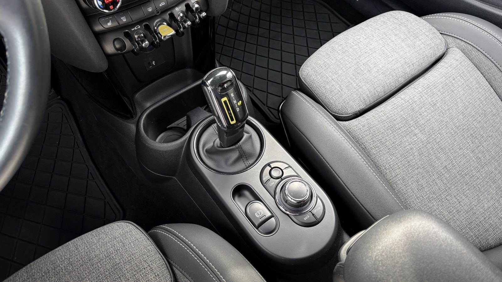 MINI Cooper SE, 184hp, 2023