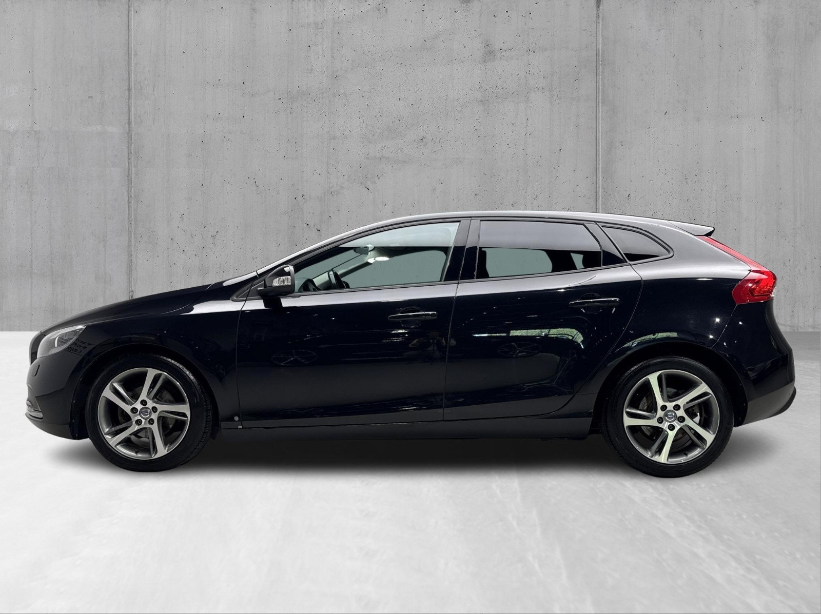 Volvo V40 D2 Manual, 6-trins, 115ps, 2015