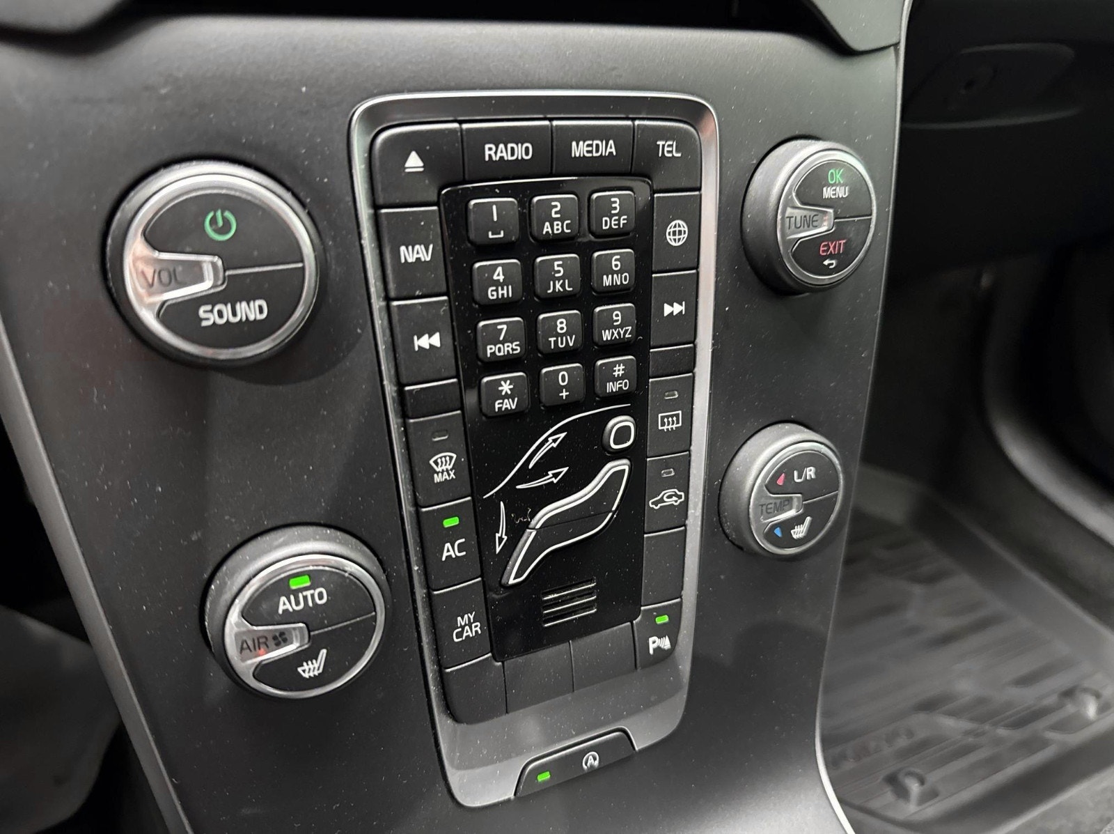 Volvo V40 D2 Manual, 6-trins, 115ps, 2015
