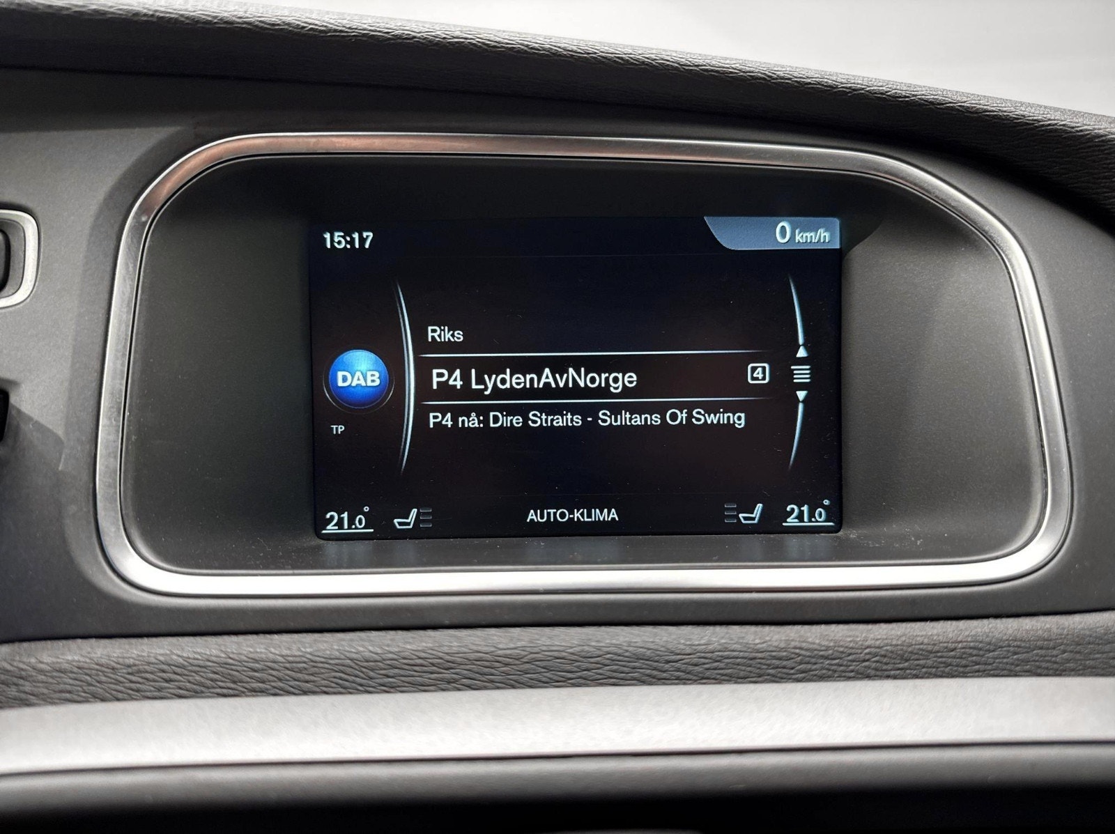 Volvo V40 D2 Manual, 6-trins, 115ps, 2015