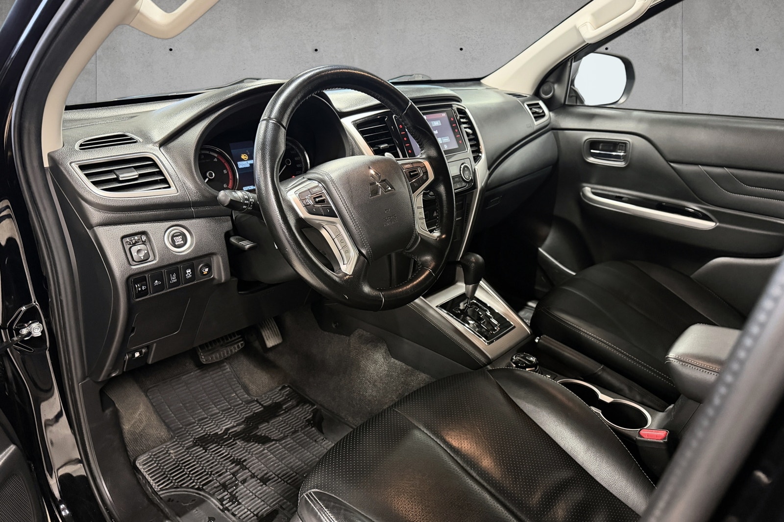 Mitsubishi L200 Dobbelcab 2.2 Di-D 4WD Automatisk, 6-trinn, 150hk, 2022