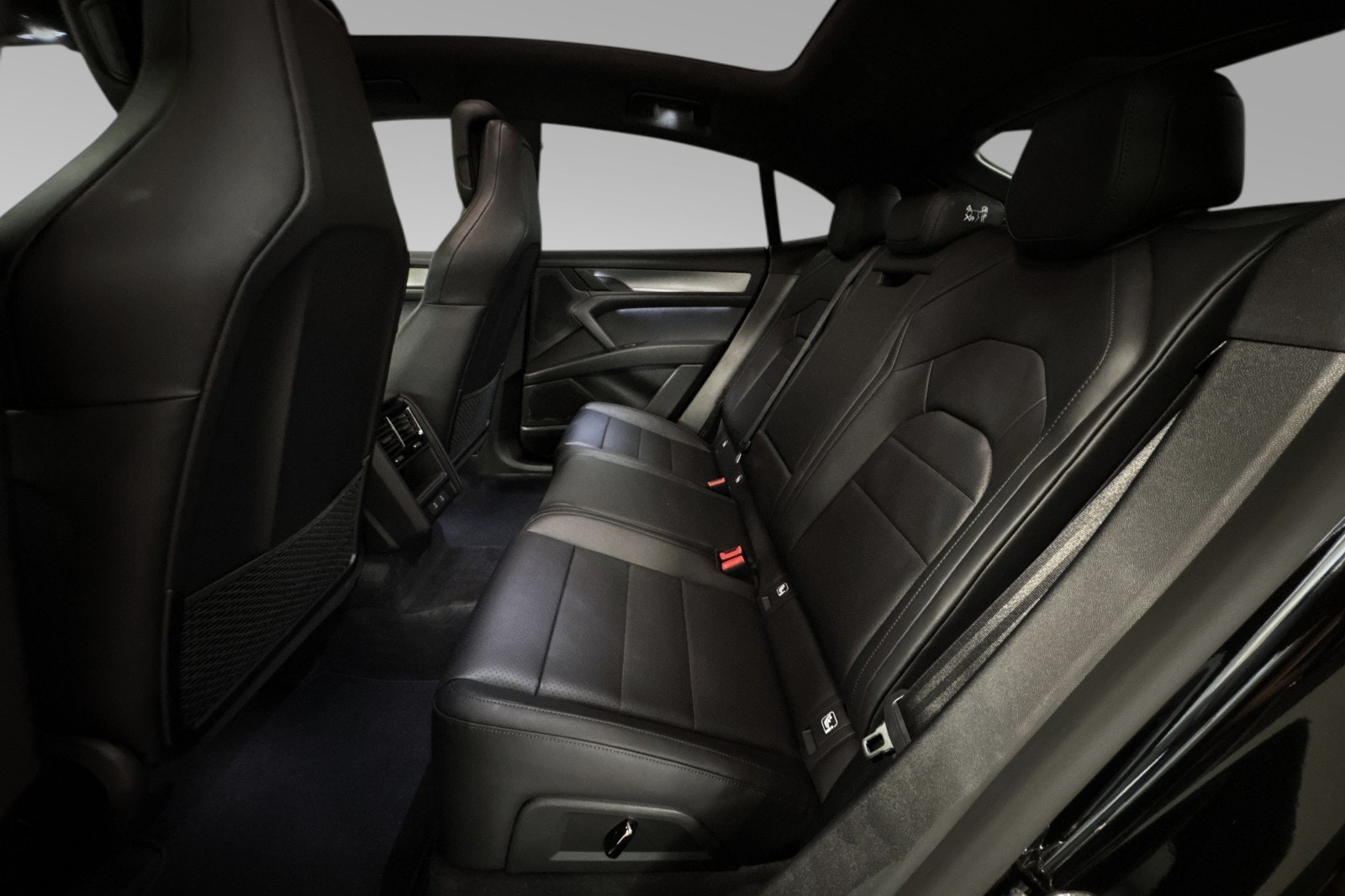 Porsche Cayenne Coupé Electric, 408ps, 2026