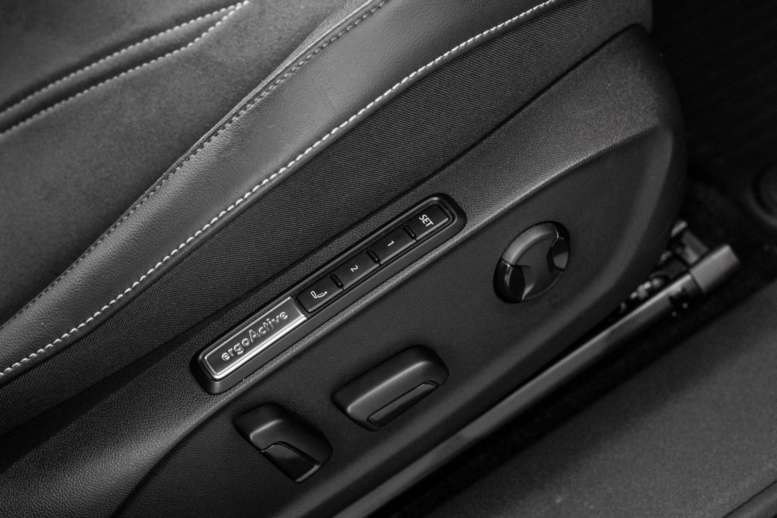 Volkswagen ID.7 Pro, 286hp, 2024