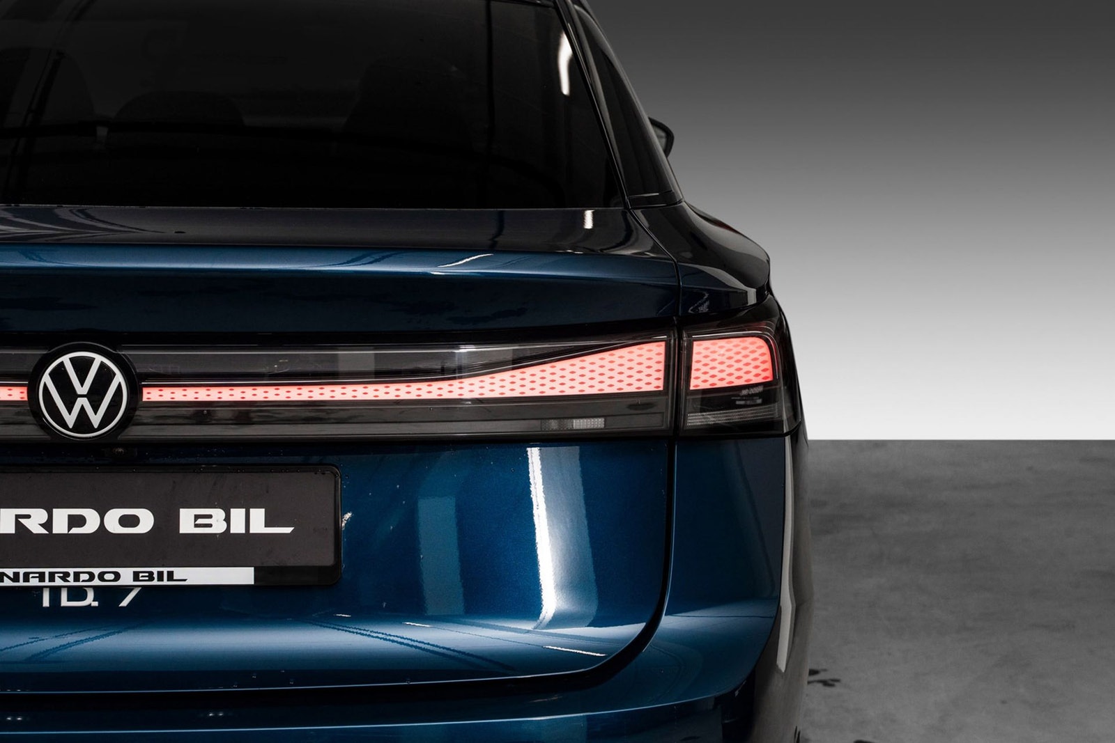 Volkswagen ID.7 Pro, 286hp, 2024