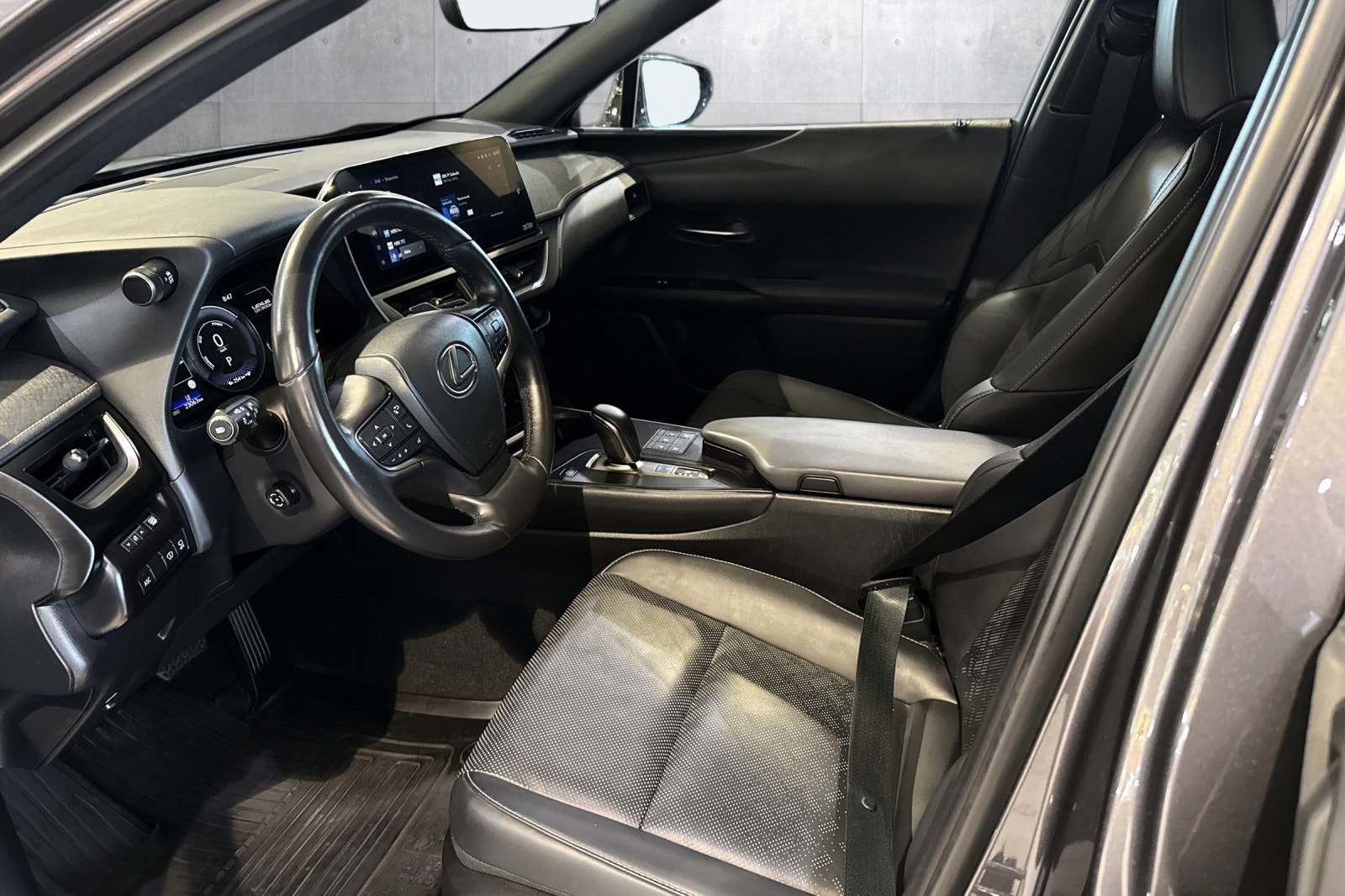 Lexus UX 300e, 204ps, 2023