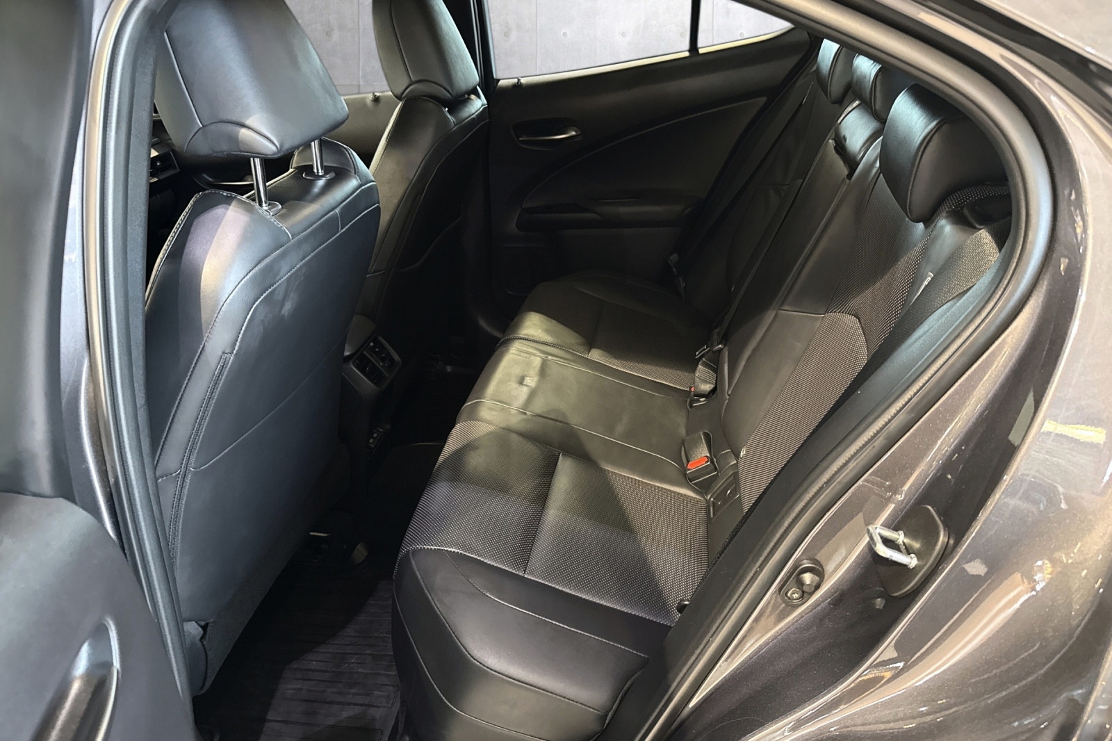 Lexus UX 300e, 204ps, 2023