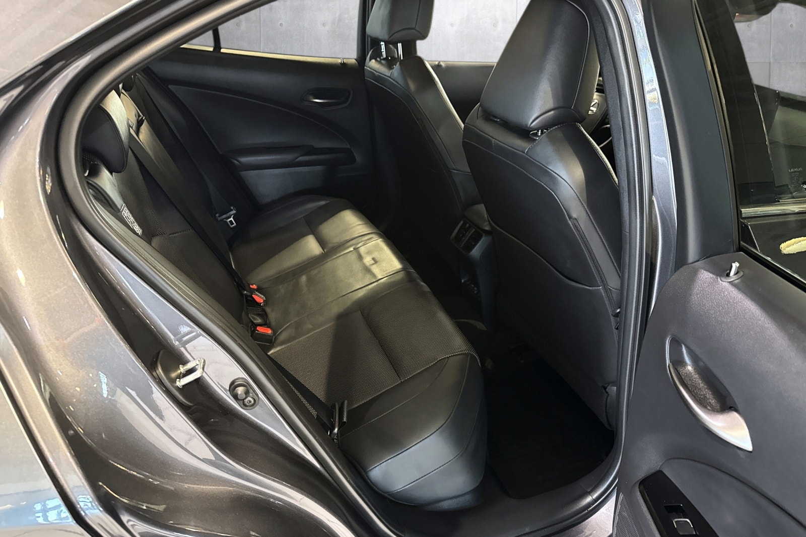 Lexus UX 300e, 204ps, 2023