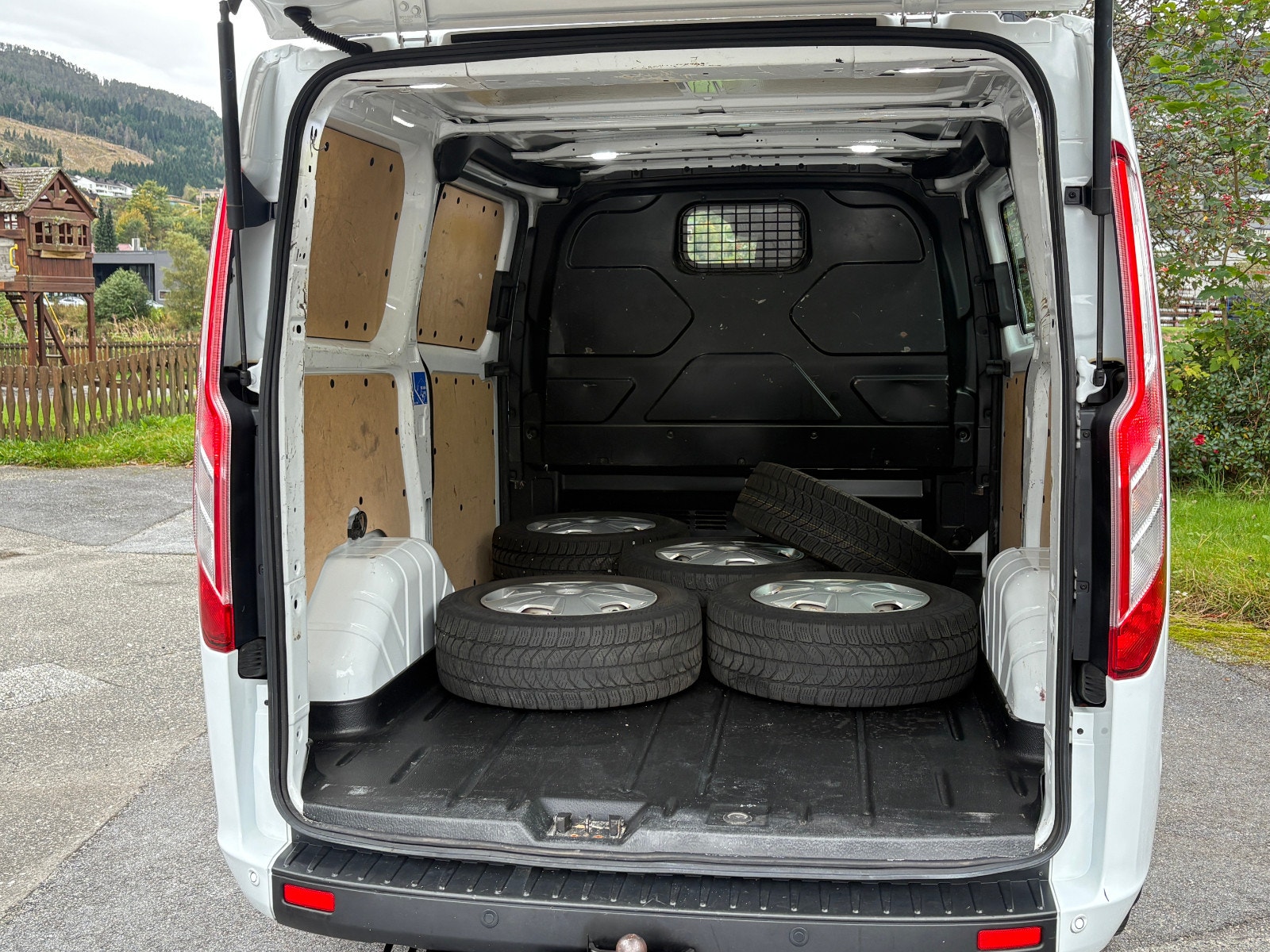 Ford Transit Custom 300 2.0 EcoBlue SelectShift, 130hp, 2020