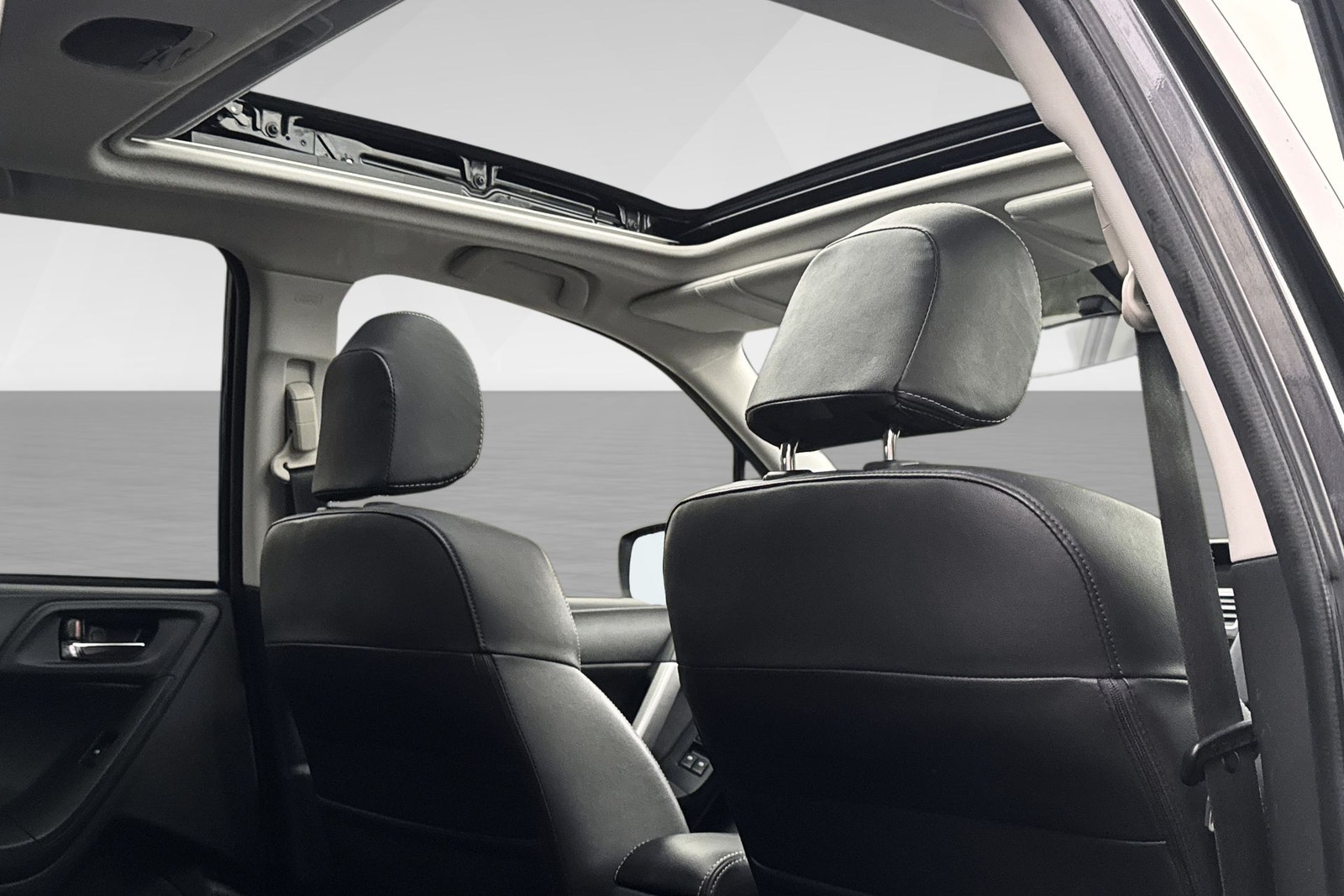 Subaru Forester 2.0 4WD Lineartronic, 147ps, 2015