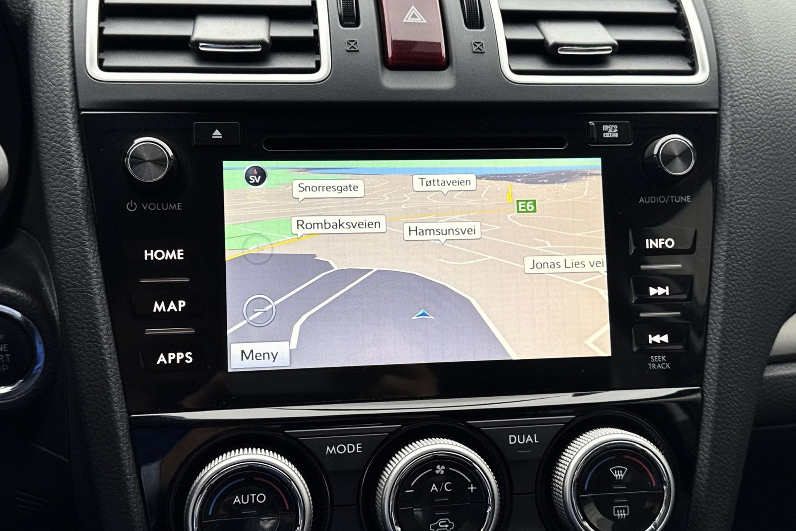 Subaru Forester 2.0 4WD Lineartronic, 147ps, 2015