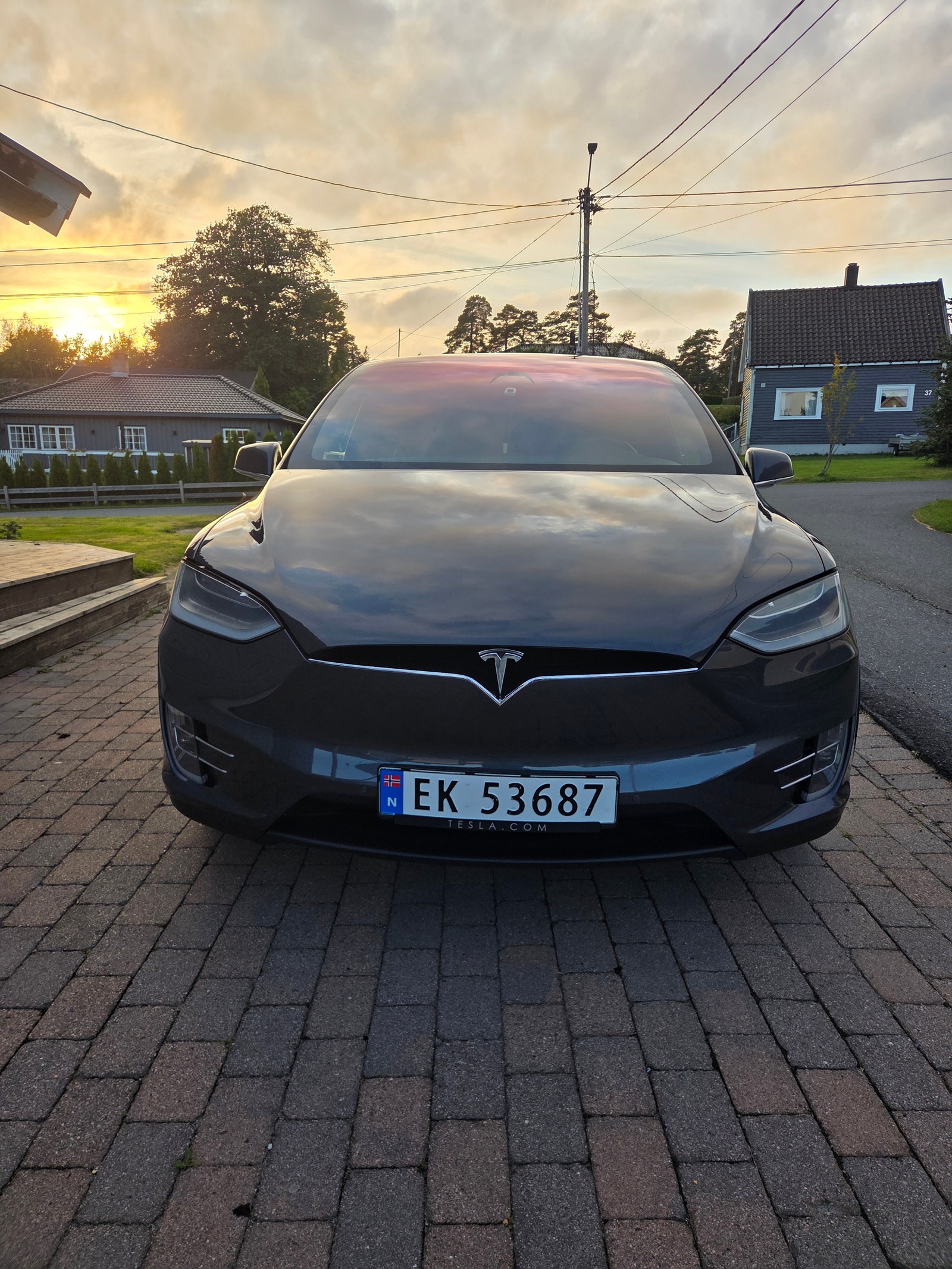 Tesla Model X 90D, 423hp, 2017