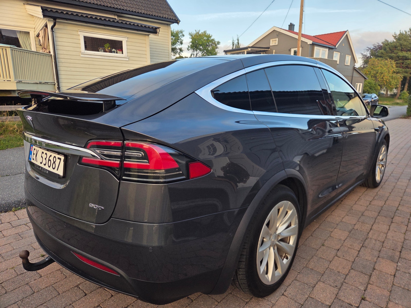 Tesla Model X 90D, 423hp, 2017