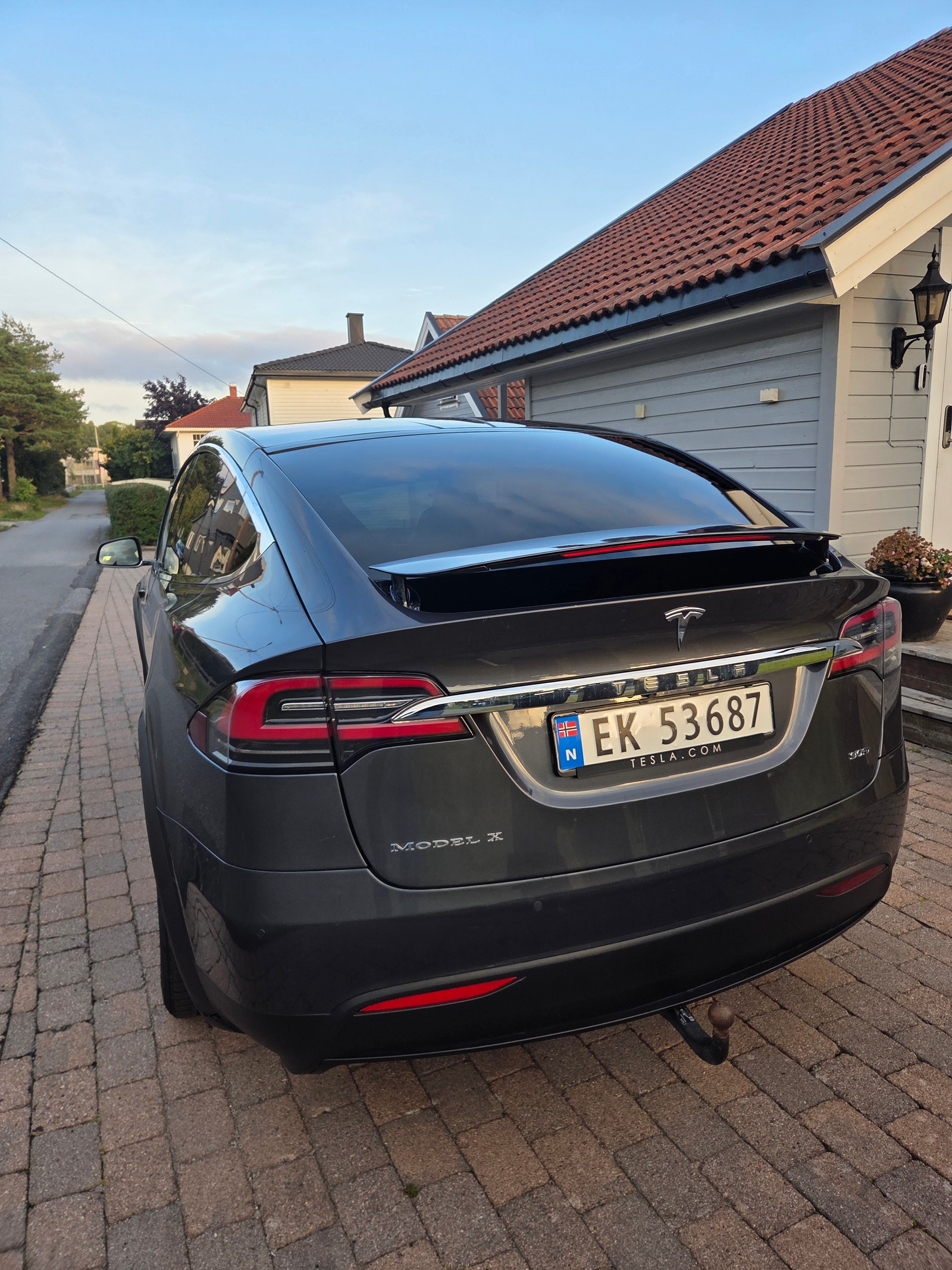 Tesla Model X 90D, 423hp, 2017