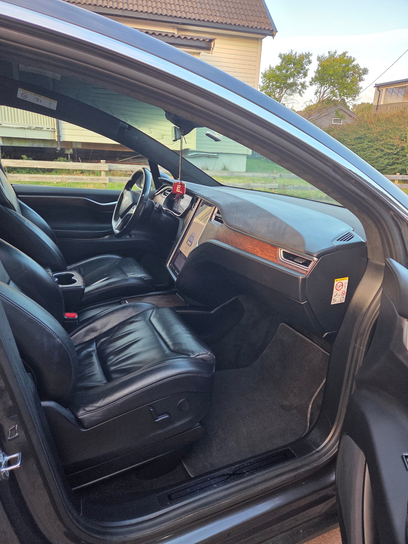 Tesla Model X 90D, 423hp, 2017