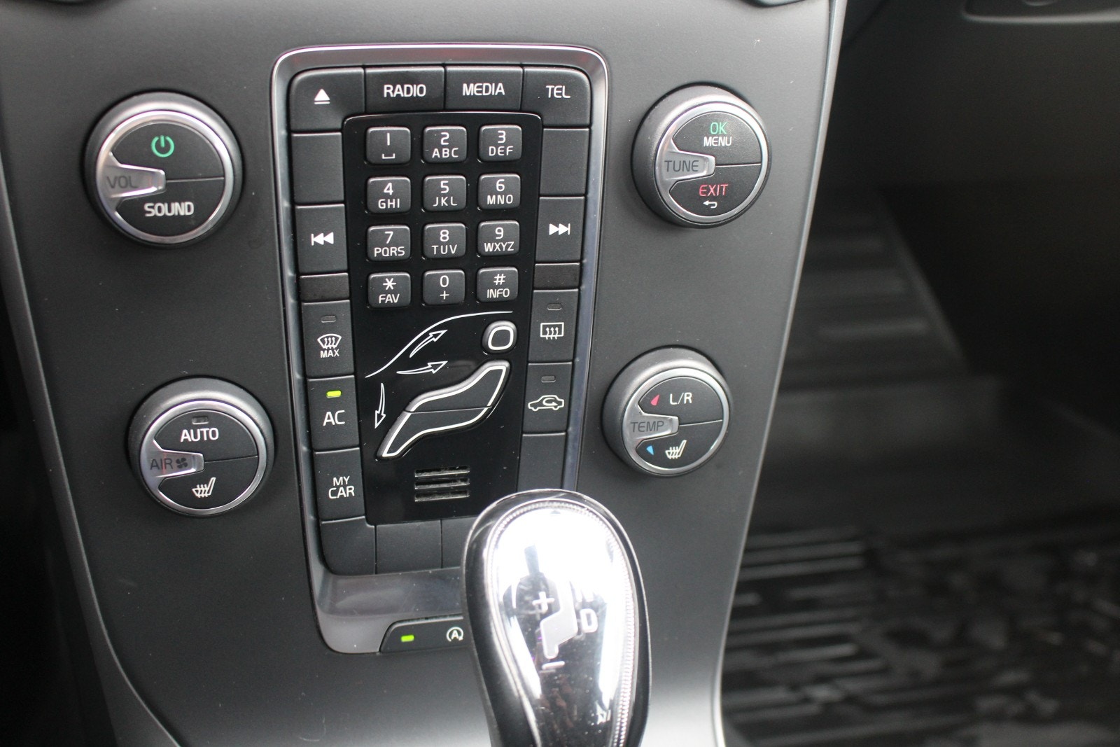 Volvo V40 D2 Powershift 6, 6-trins, 115ps, 2015