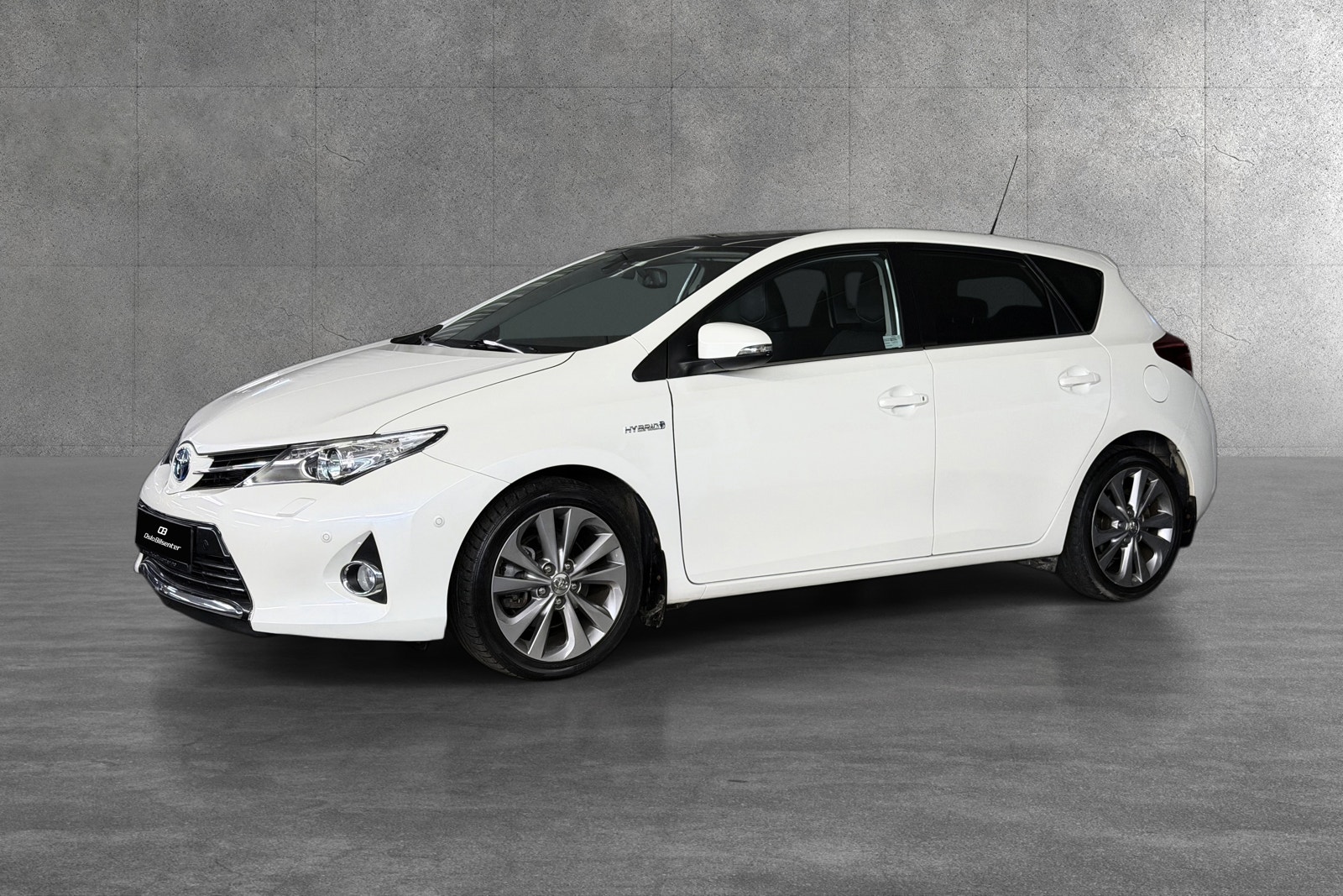 Toyota Auris Hybrid e-CVT, 136hp, 2013