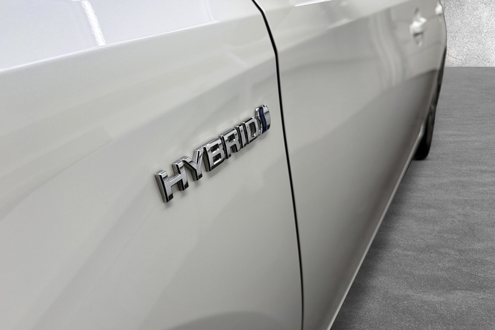 Toyota Auris Hybrid e-CVT, 136hp, 2013