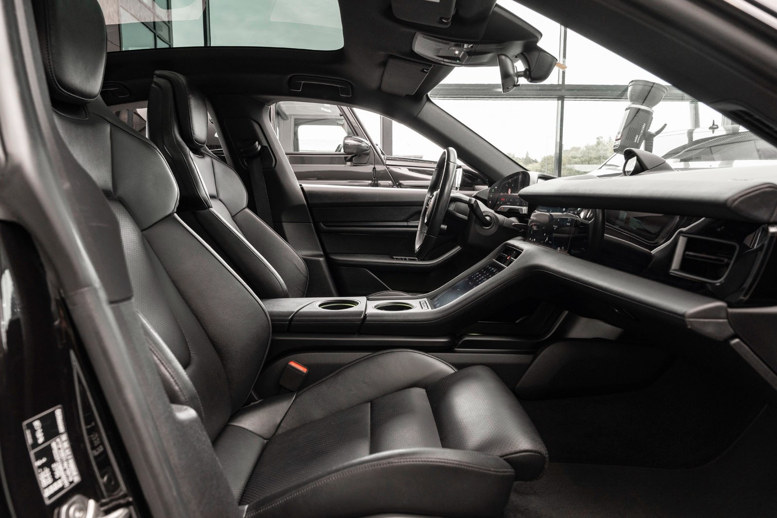 Porsche Taycan Direct Drive/Automatic, 381hp, 2021