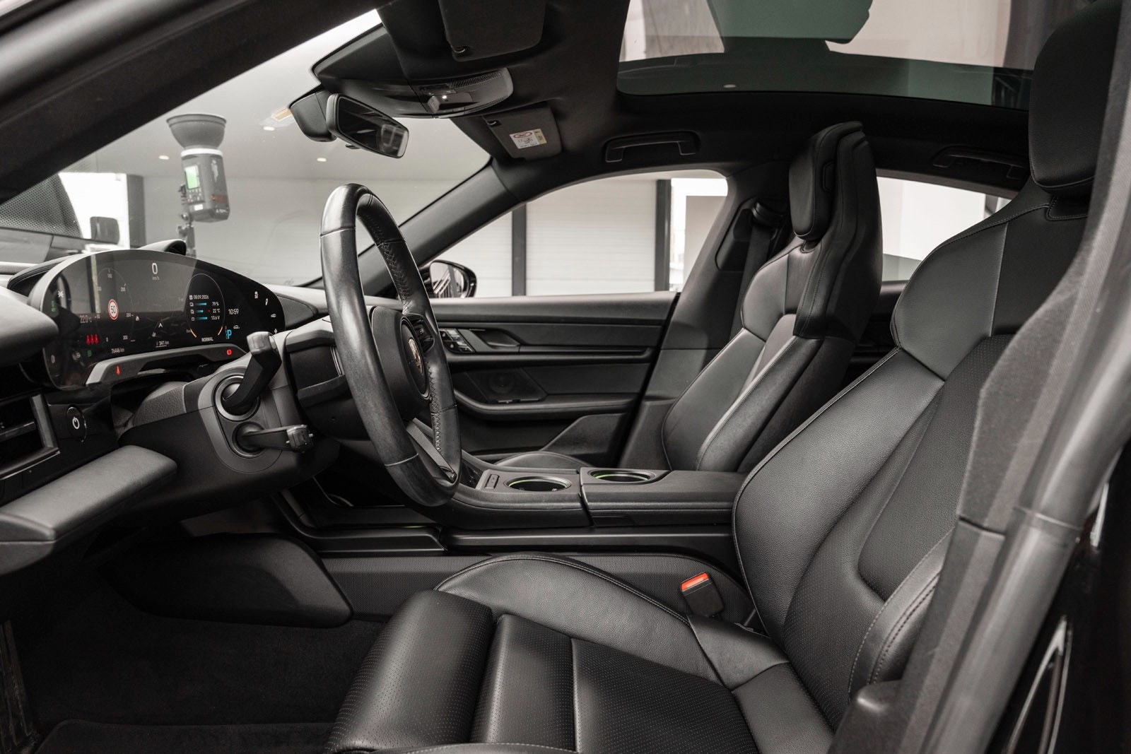 Porsche Taycan Direct Drive/Automatic, 381hp, 2021
