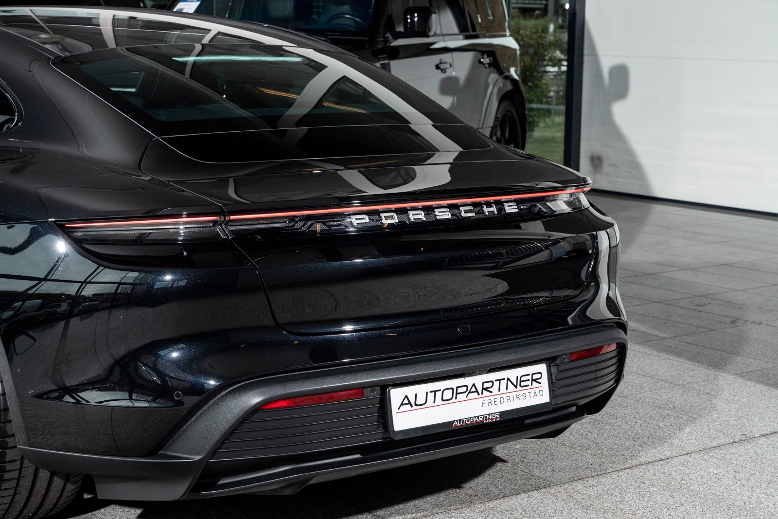 Porsche Taycan Direct Drive/Automatic, 381hp, 2021