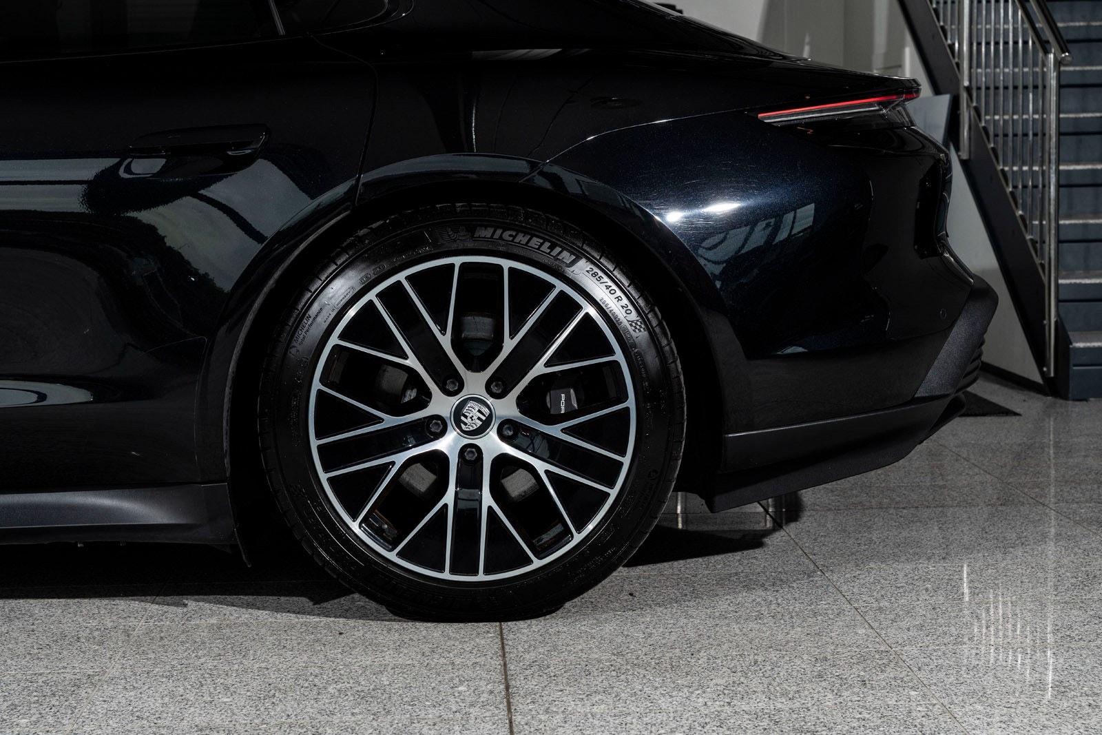 Porsche Taycan Direct Drive/Automatic, 381hp, 2021