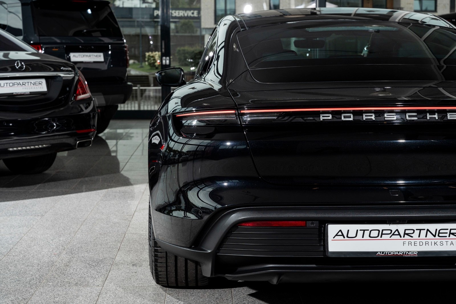 Porsche Taycan Direct Drive/Automatic, 381hp, 2021