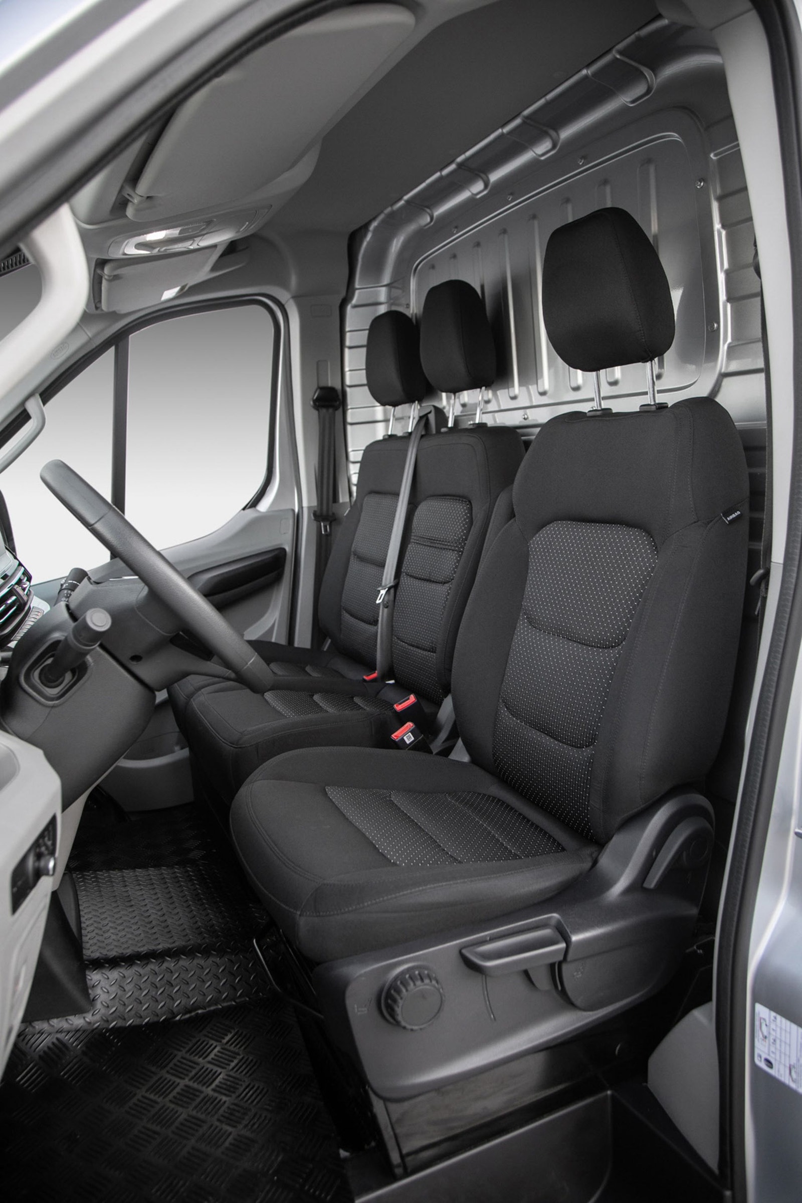Maxus e-Deliver 9 72 kWh, 204hp, 2023