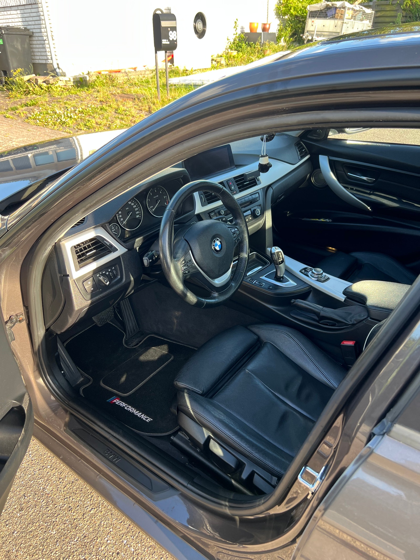 BMW 320d Sedan EfficientDynamics Steptronic, 163hp, 2012