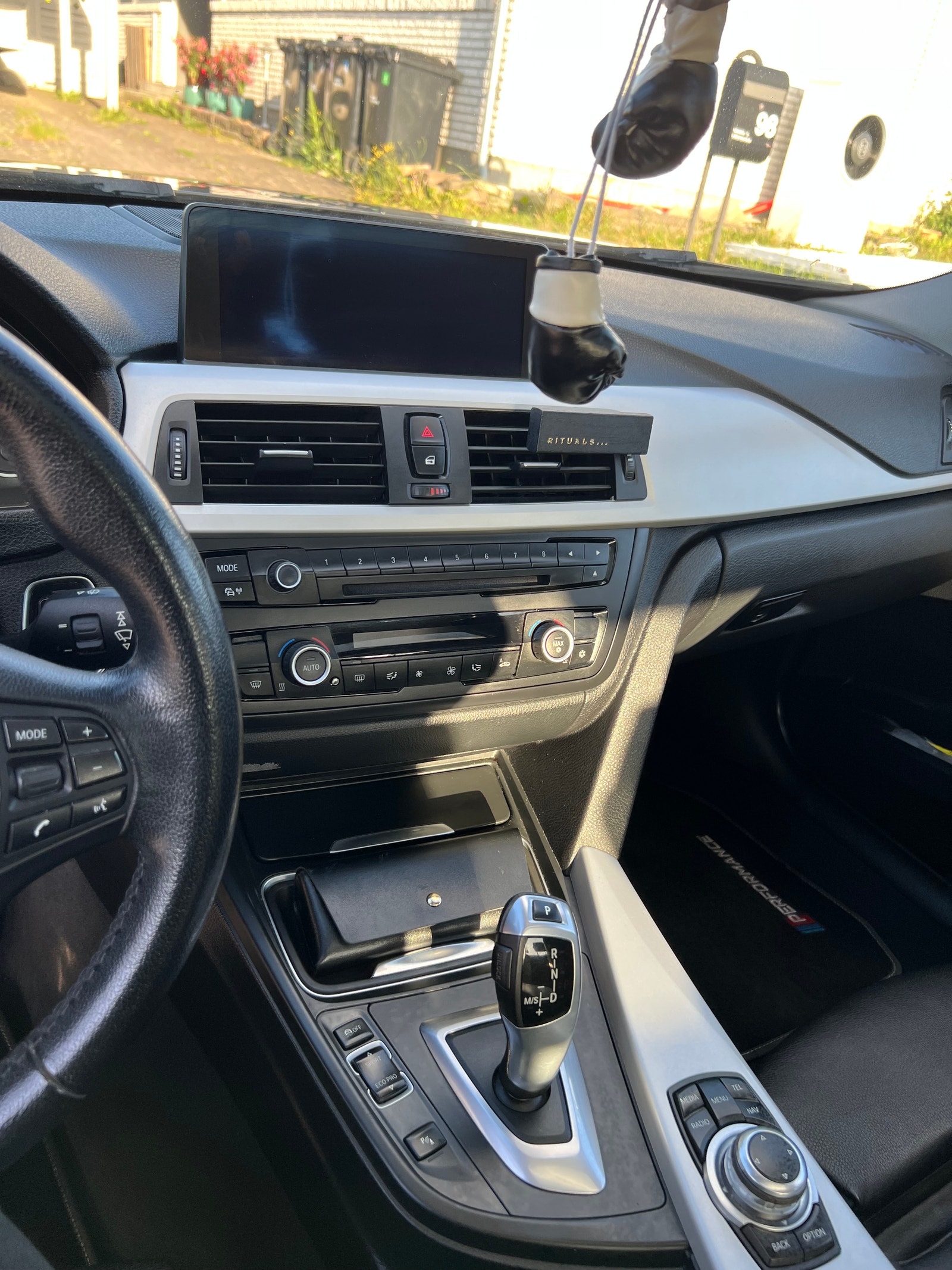 BMW 320d Sedan EfficientDynamics Steptronic, 163hp, 2012