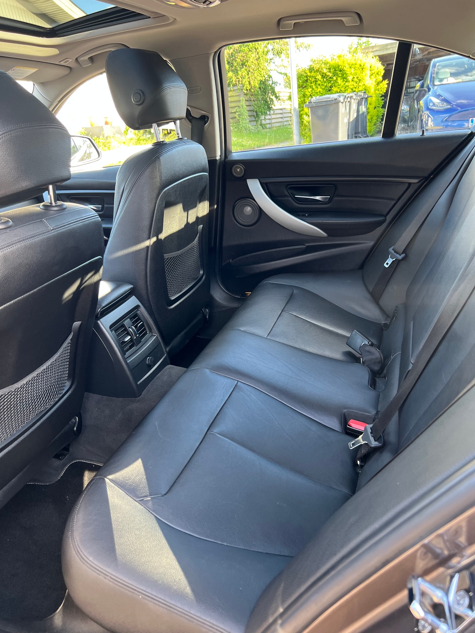 BMW 320d Sedan EfficientDynamics Steptronic, 163hp, 2012