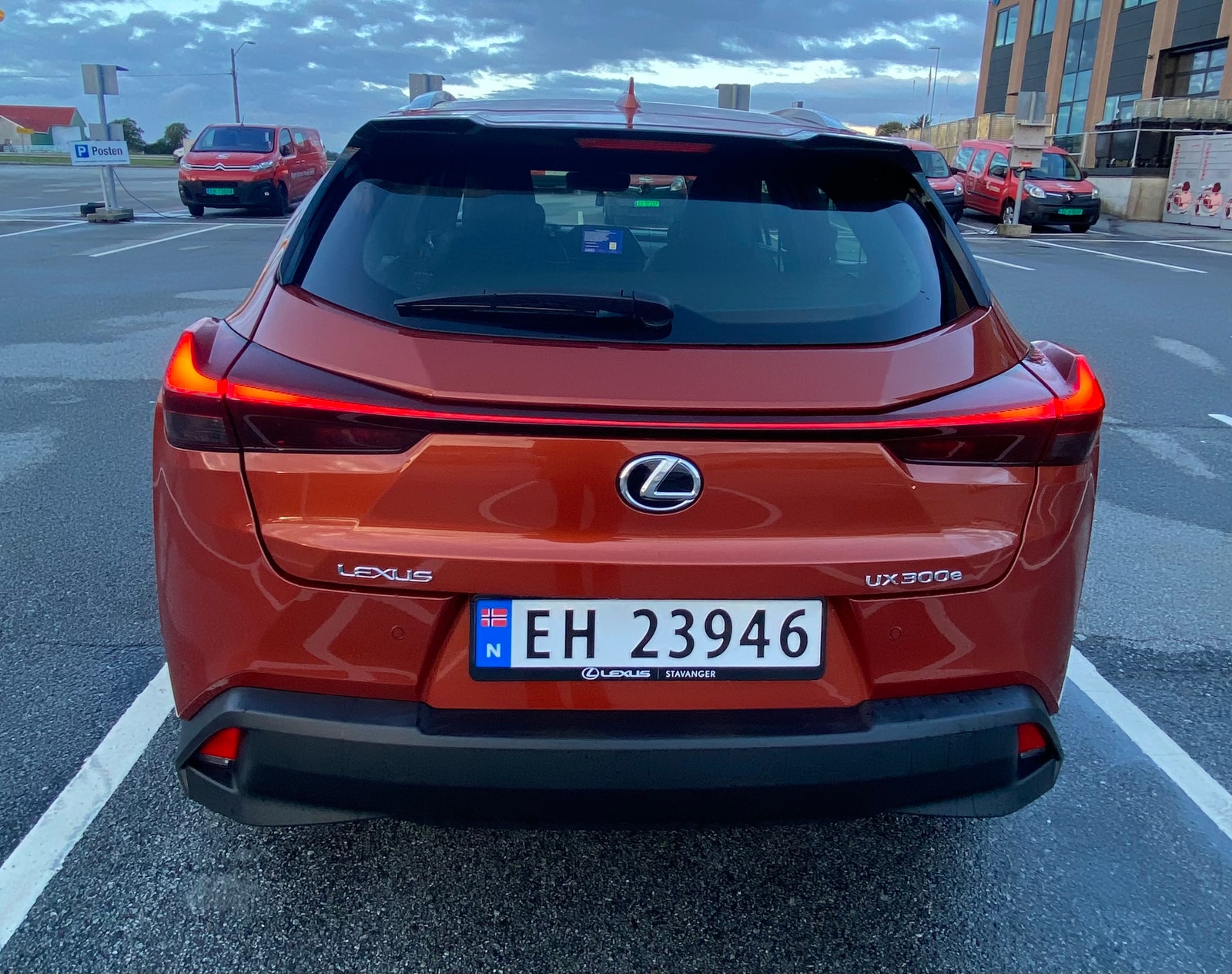 Lexus UX 300e, 204hk, 2023