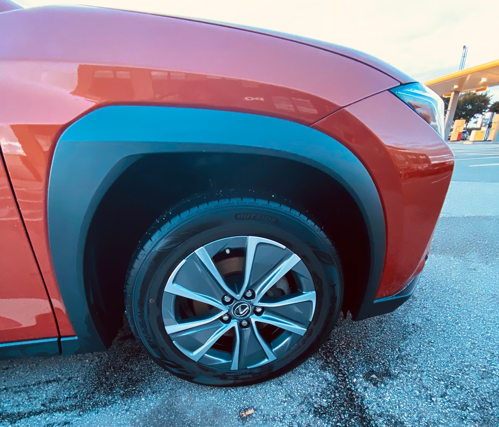 Lexus UX 300e, 204hk, 2023