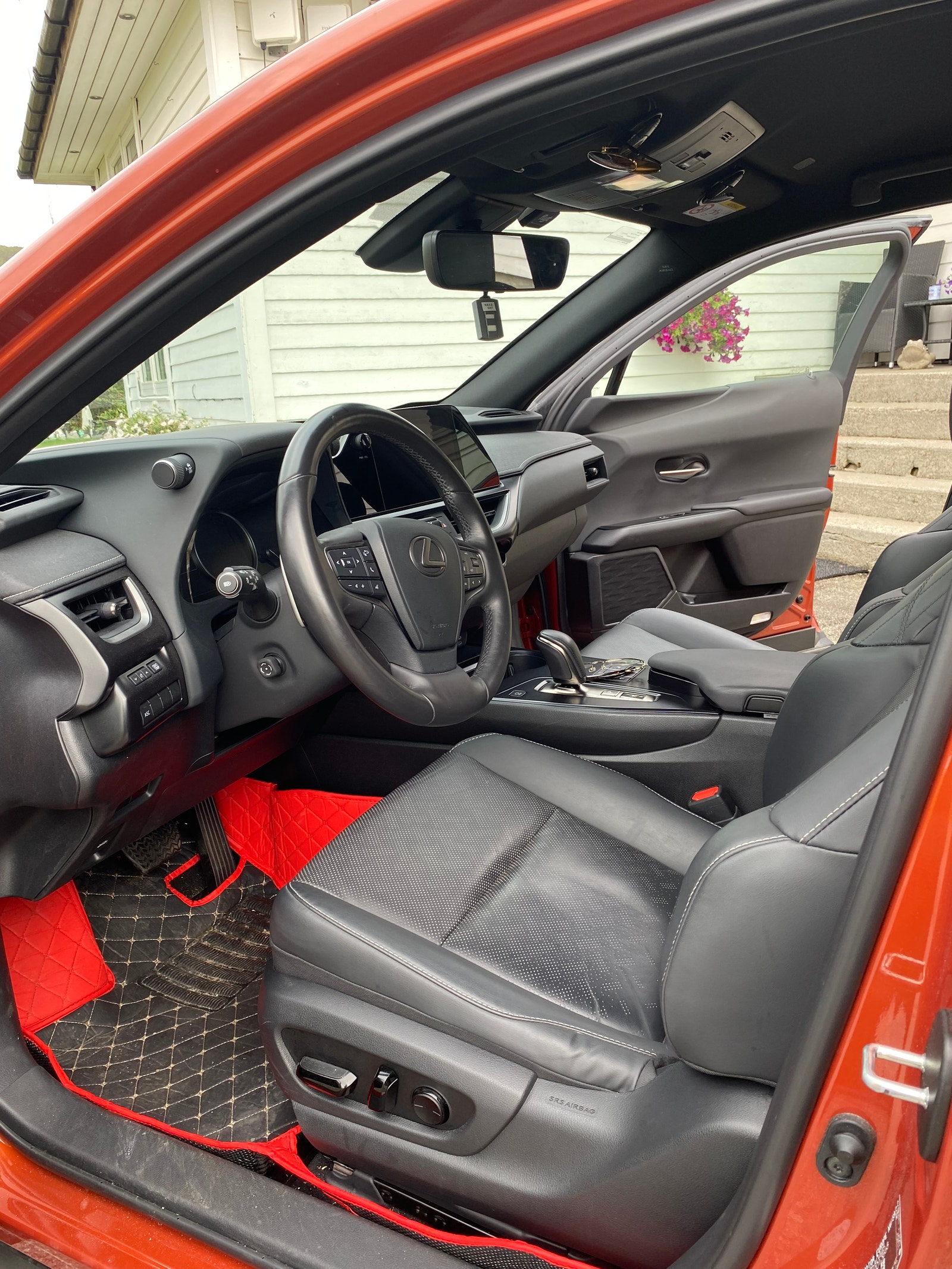 Lexus UX 300e, 204hk, 2023