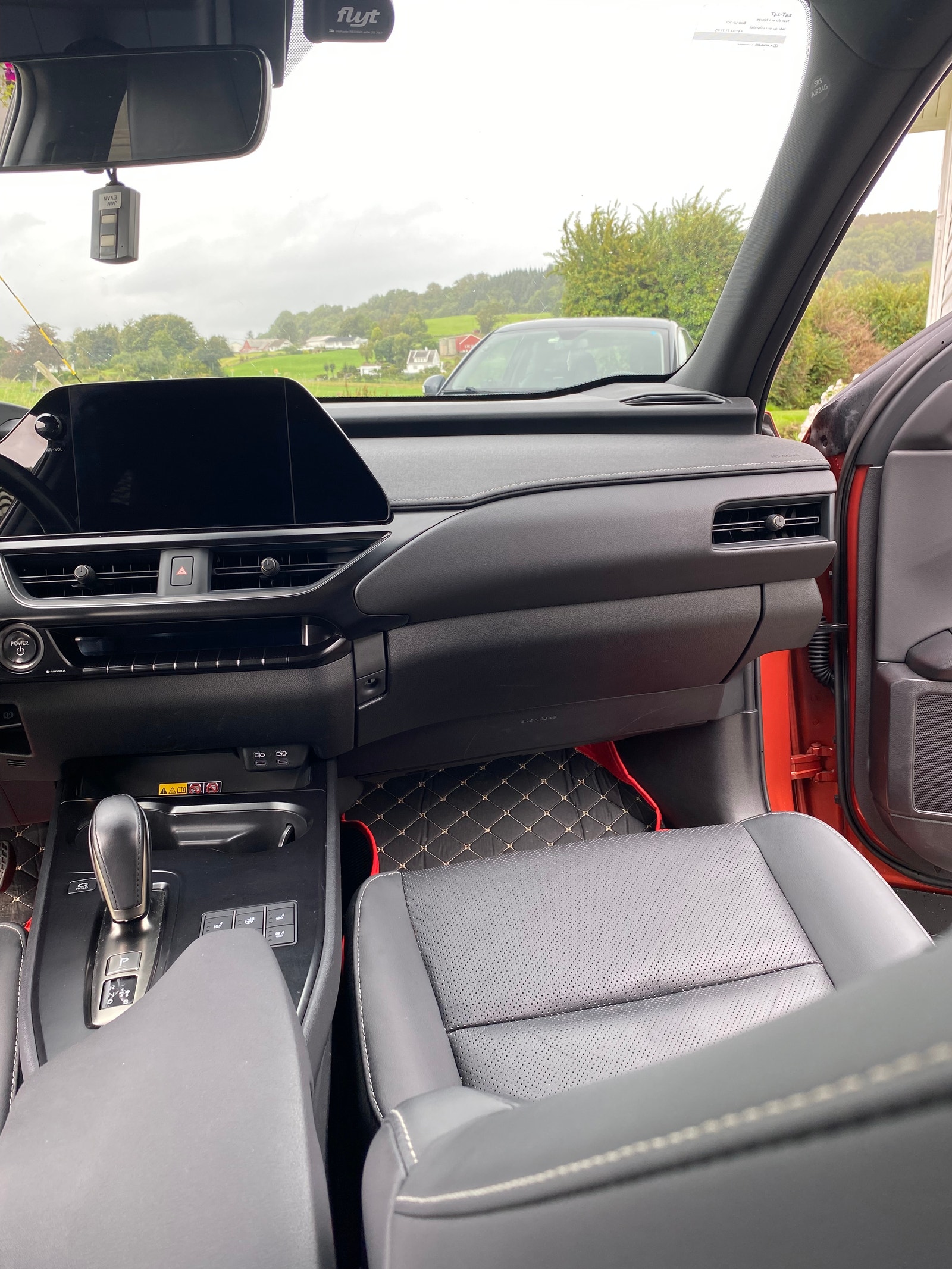 Lexus UX 300e, 204hk, 2023