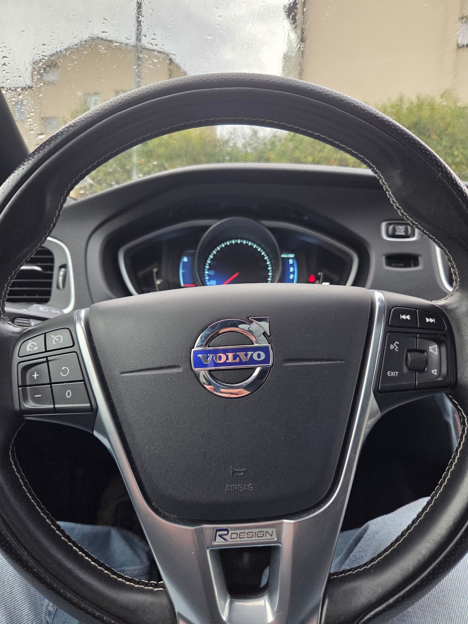 Volvo V40 D2 Manual, 6-trins, 115ps, 2014