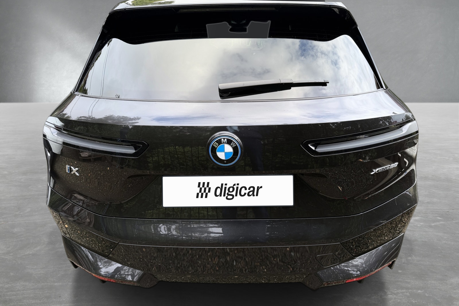 BMW iX xDrive50, 524ps, 2025