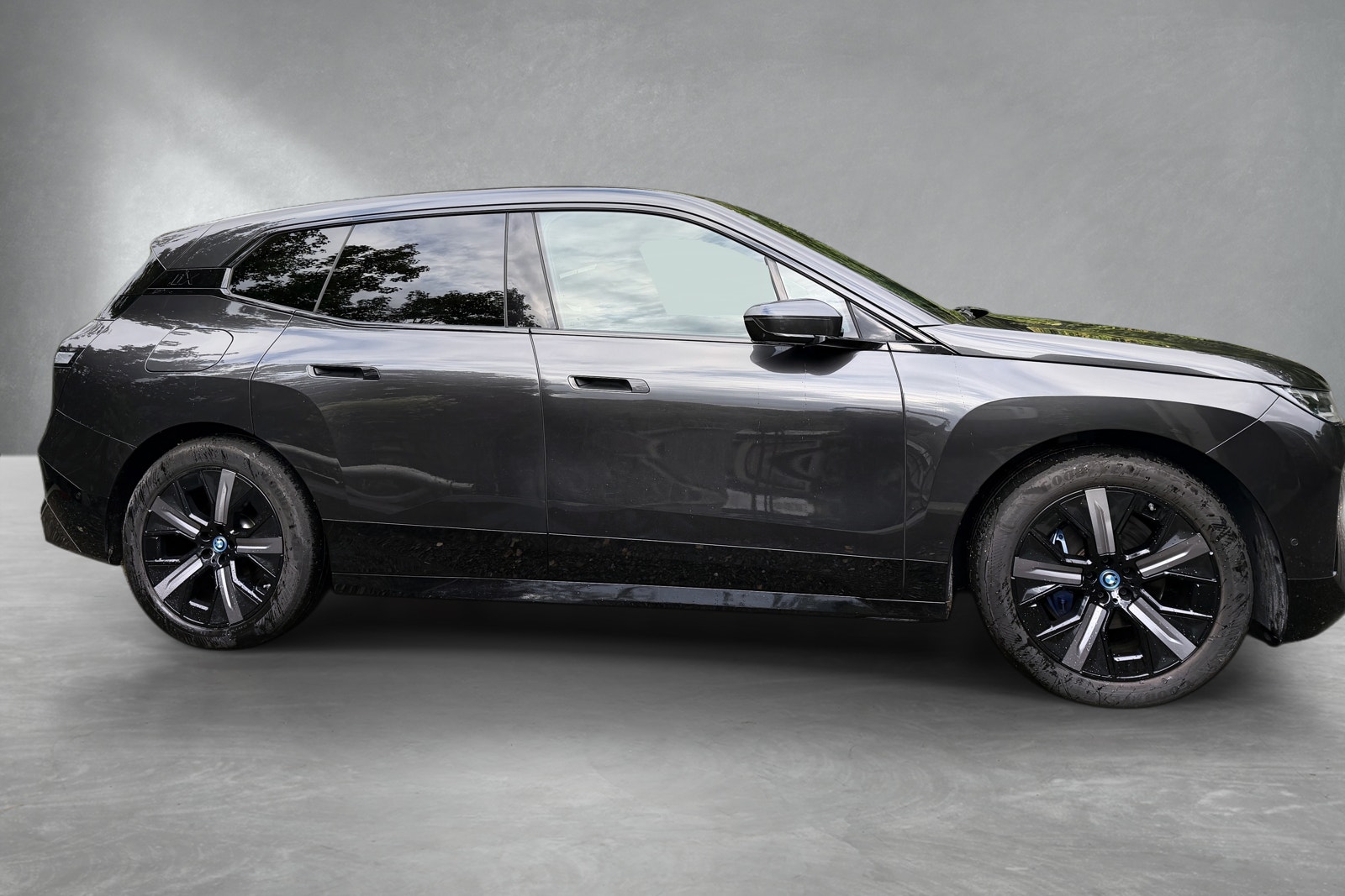 BMW iX xDrive50, 524ps, 2025