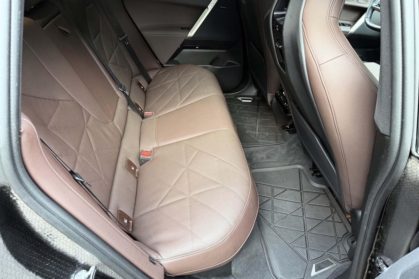 BMW iX xDrive50, 524ps, 2025