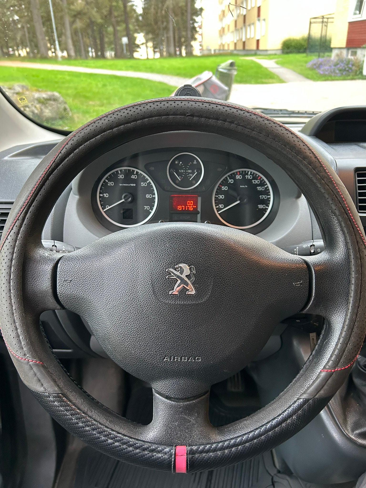 Peugeot Expert Panel Van 1.2t 2.0 HDi Automatic, 163hp, 2012