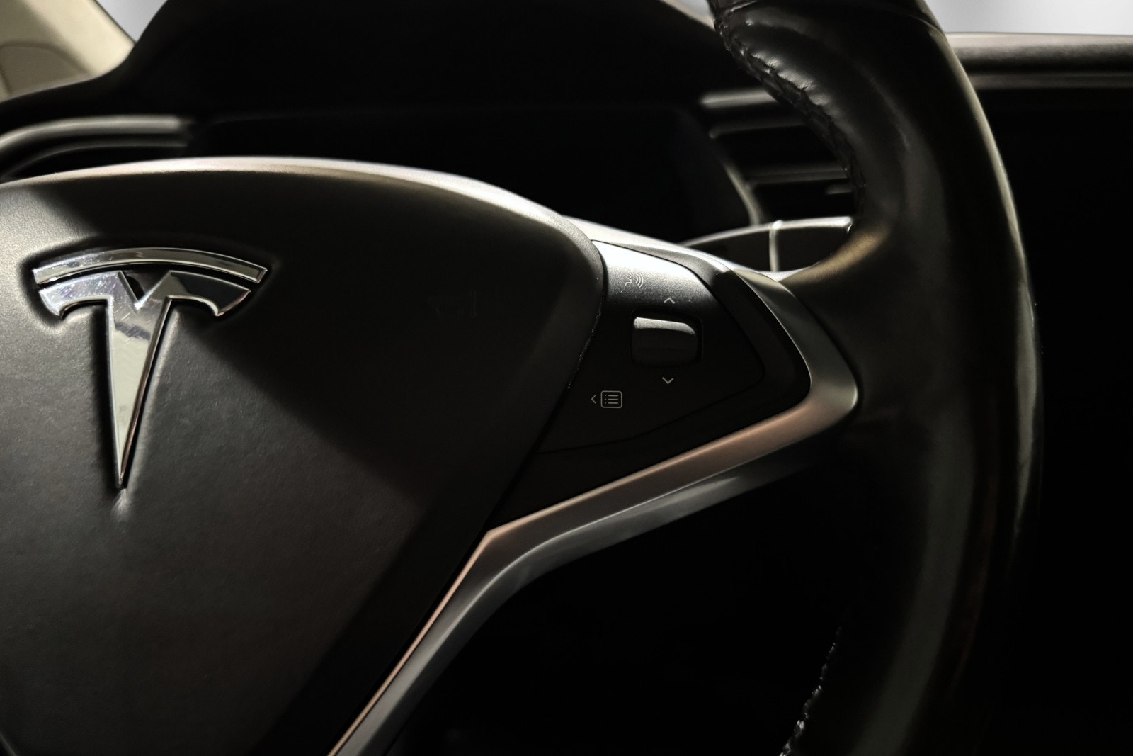 Tesla Model X 100D, 423hp, 2017