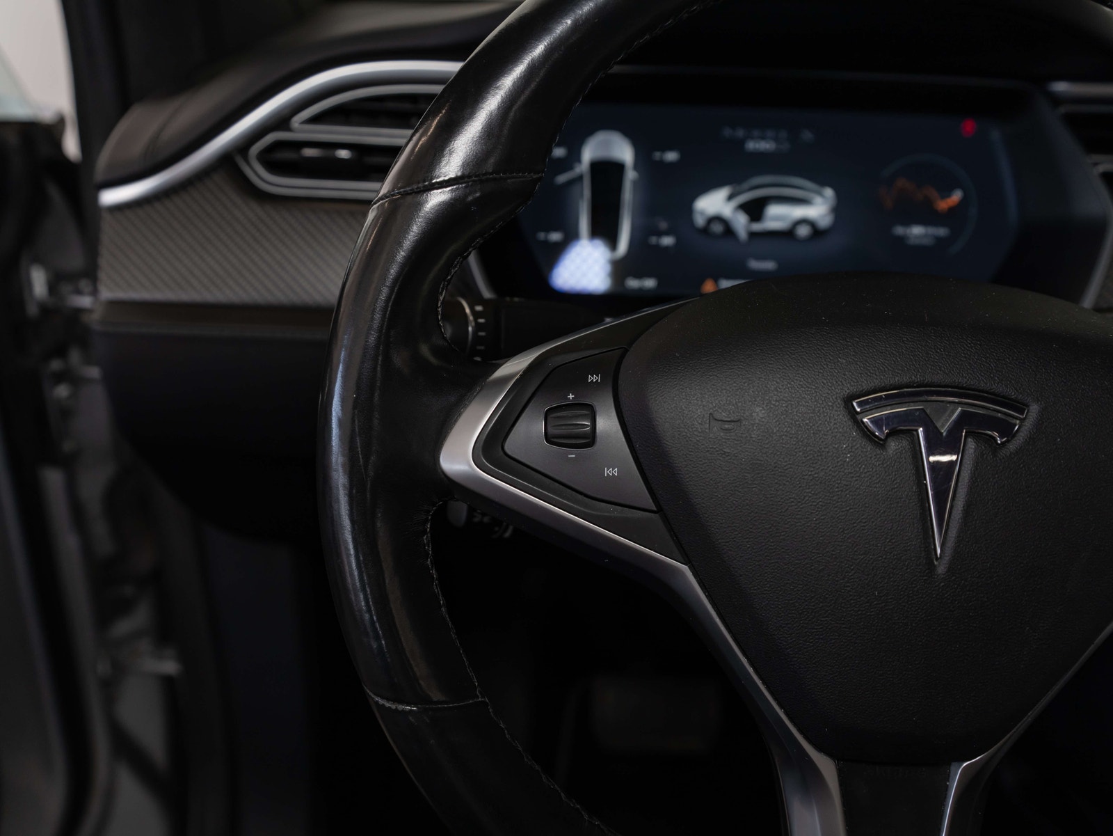 Tesla Model X 100D, 423hp, 2017