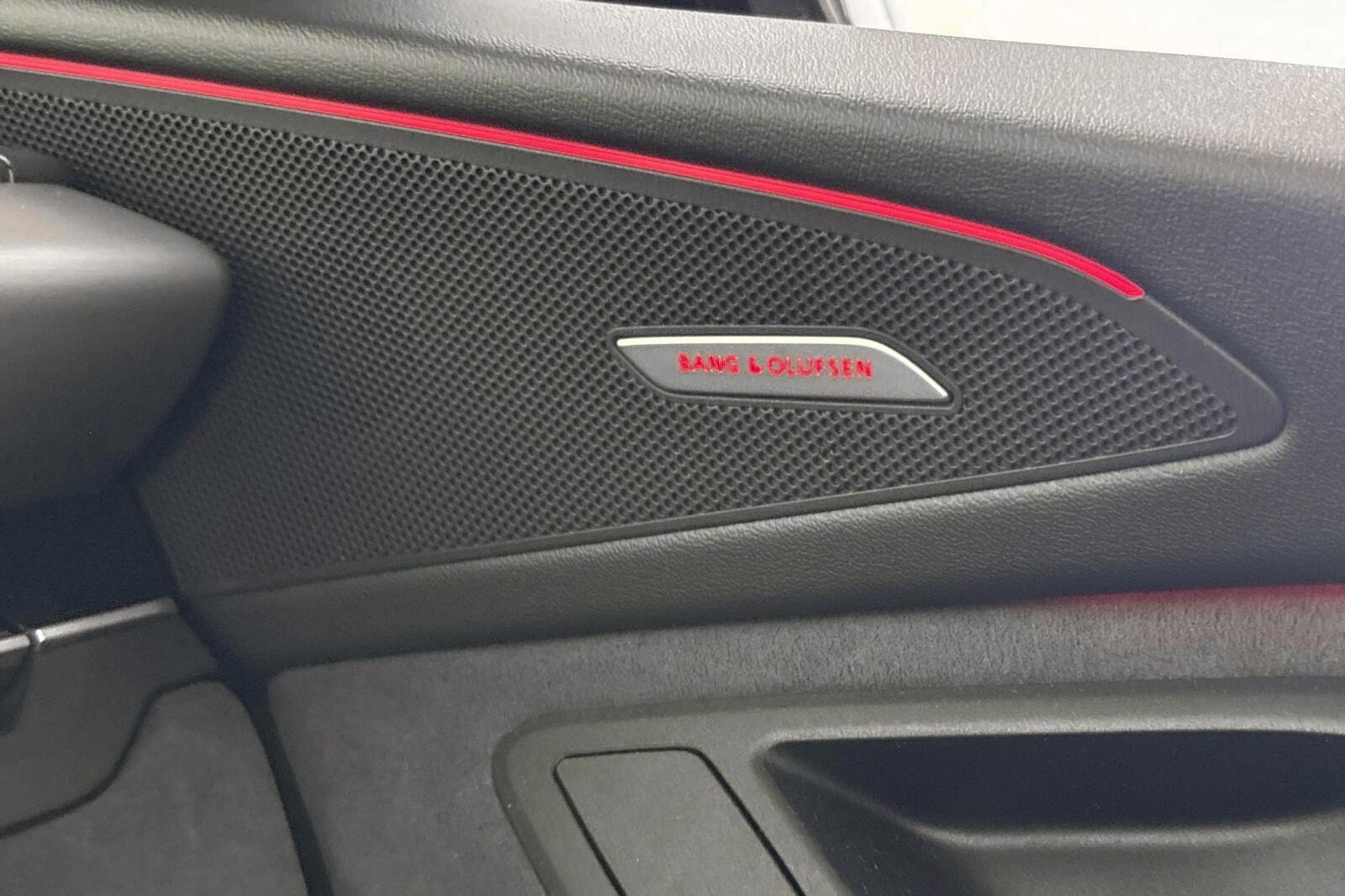 Audi SQ6 e-tron quattro, 490ps, 2024