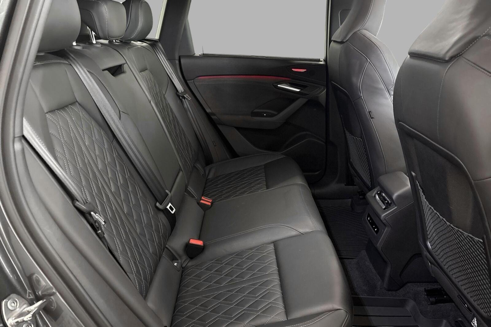 Audi SQ6 e-tron quattro, 490ps, 2024