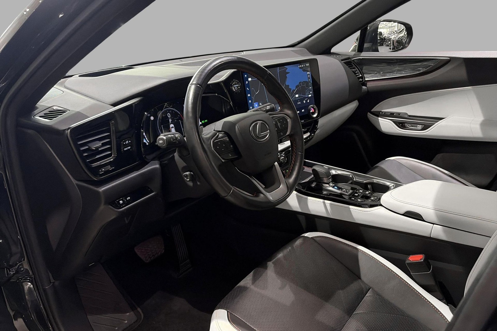 Lexus NX 450h+ E-CVT, 309ps, 2023
