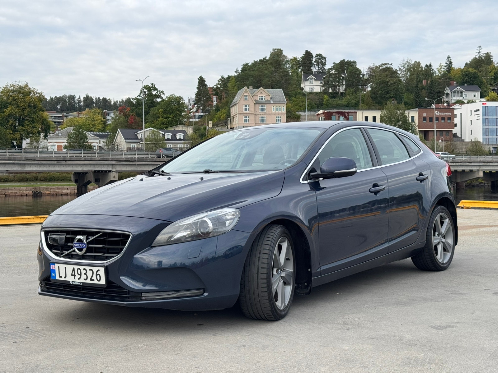 Volvo V40 D2 Manual, 6-trins, 115ps, 2013
