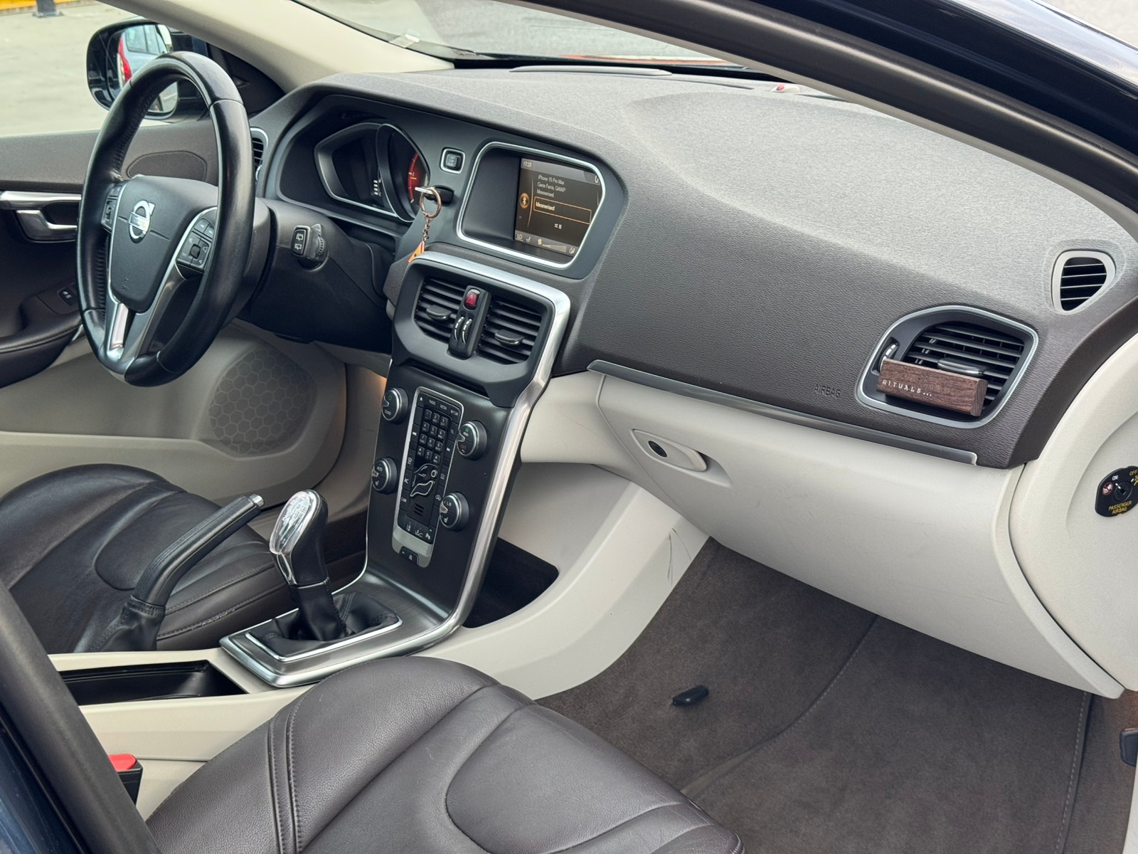 Volvo V40 D2 Manual, 6-trins, 115ps, 2013